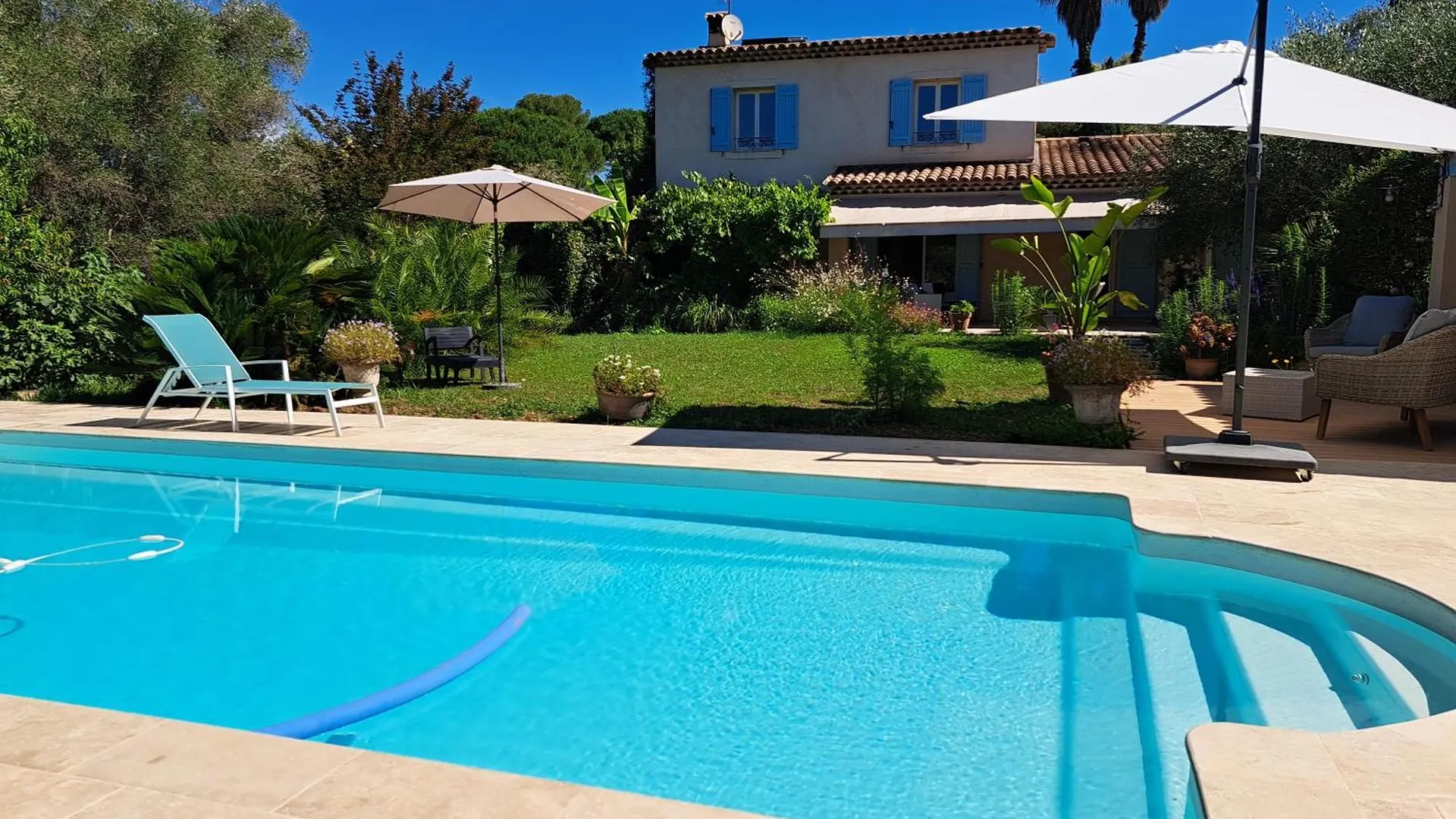 Les Oliviers location